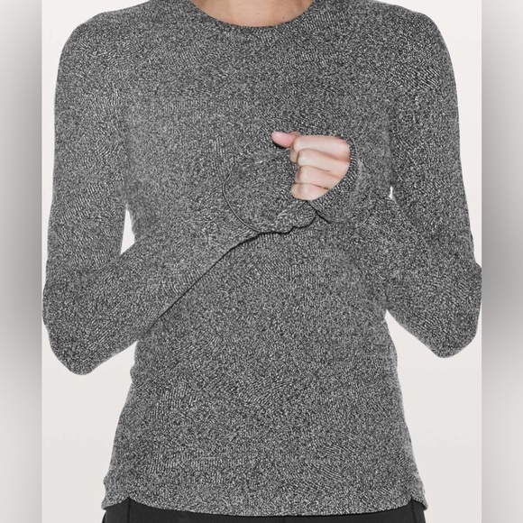 LULULEMON Women's Gray Long Sleeve Top 🩶🏃♀️ - Picture 5 of 15